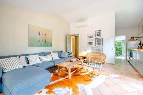 Le Petit Refuge l Authentic l Shellter Rentals House in Saint-Tropez