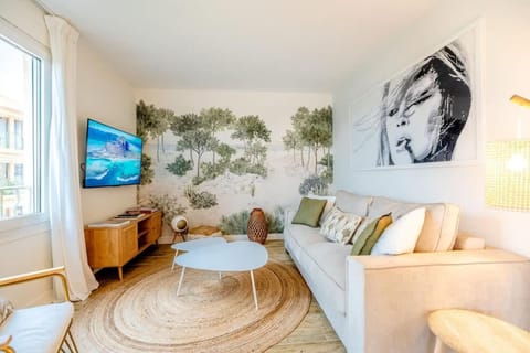 La Florida l Terrace & Beach l Shellter Rentals Apartment in Saint-Tropez