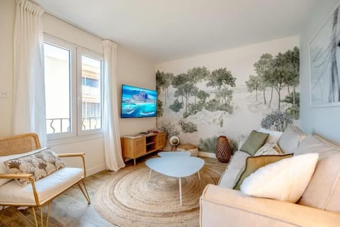 La Florida l Terrace & Beach l Shellter Rentals Apartment in Saint-Tropez