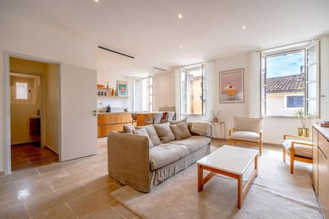 L'Oasis l Central & Comfort l Shellter Rentals Apartment in Saint-Tropez
