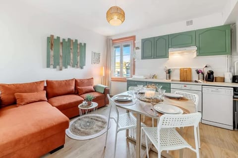 Living room, Dining area, dishwasher, stove