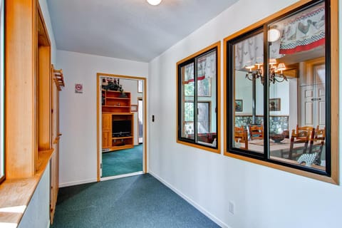 Yosemite View House in Yosemite Park Way