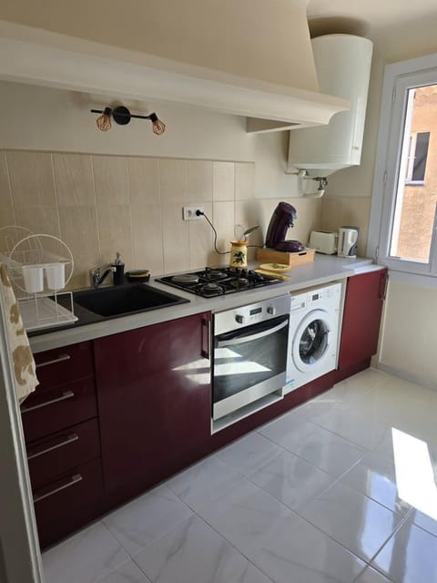 Studio Celli l Near Port & AC l Shellter Rentals Apartment in Saint-Tropez