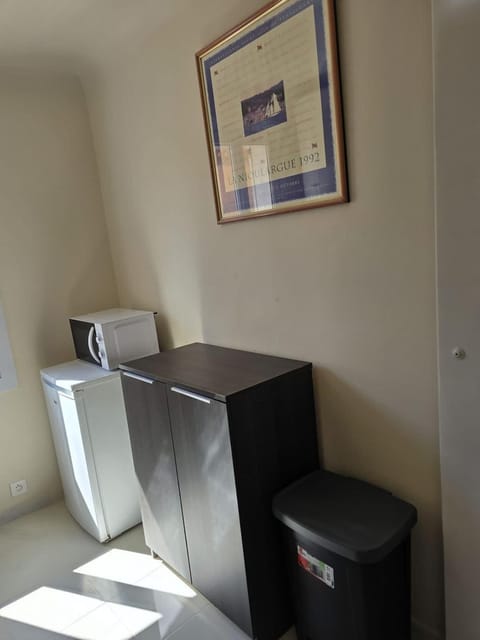 Studio Celli l Near Port & AC l Shellter Rentals Apartment in Saint-Tropez