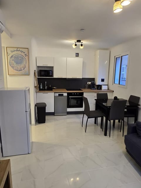 L'Alphonse l Near the Port l Shellter Rentals Apartment in Saint-Tropez