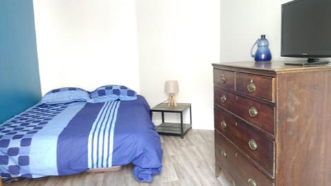 Le masque Apartment in Aubervilliers