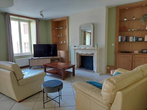 TV and multimedia, Seating area