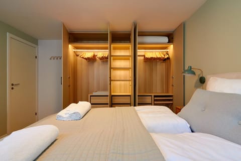 Bed, Bedroom, wardrobe