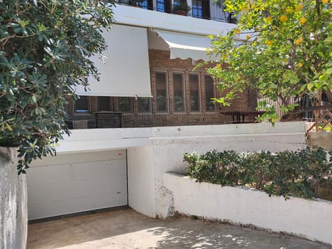 Property building, View (from property/room), Balcony/Terrace