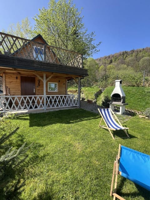 Property building, Spring, Day, Garden, sunbed