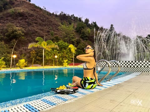 Mountain view, Pool view, Swimming pool