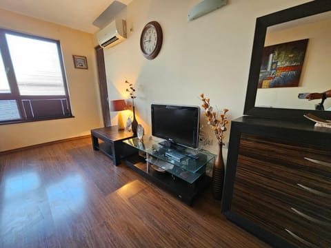 Communal lounge/ TV room, TV and multimedia