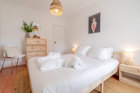 Seabreeze Duplex – Beach & Terrace Apartment in Viana do Castelo