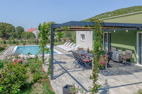Villa Gariful Sleeps 8 with Pool & Pet Friendly Villa in Split-Dalmatia County