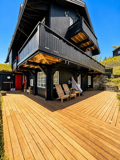 Property building, Balcony/Terrace, Seating area, sunbed