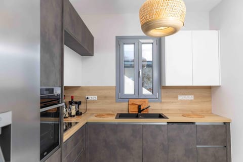 Kitchen or kitchenette, Living room