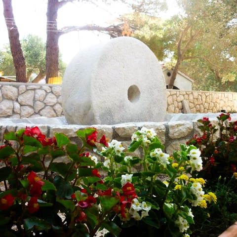 Property logo or sign, Garden