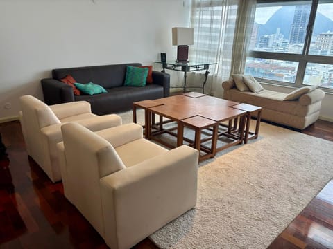 Spacious 4 Bedroom Apartment at Leblon Beach with Sea View Apartment in Rio de Janeiro