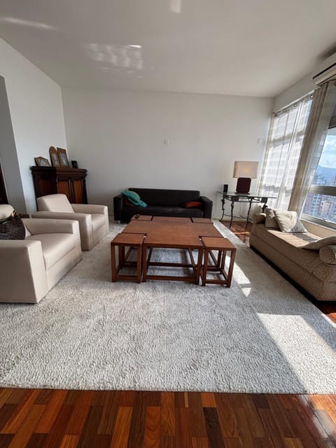 Spacious 4 Bedroom Apartment at Leblon Beach with Sea View Apartment in Rio de Janeiro