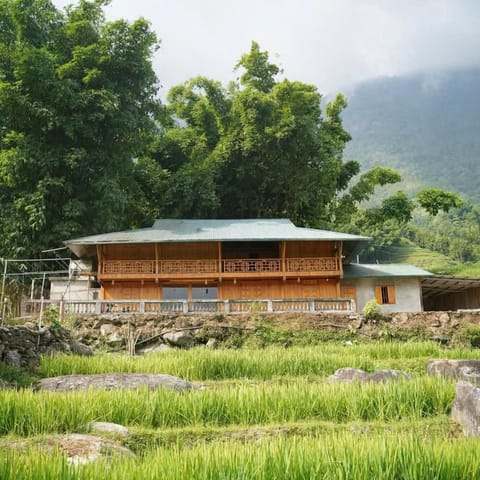 Property building, Day, Mountain view