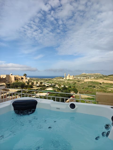 Veduta Ta Pinu Apartments with Stunning Views Garden Sauna Pool and Gym Apartment hotel in Malta