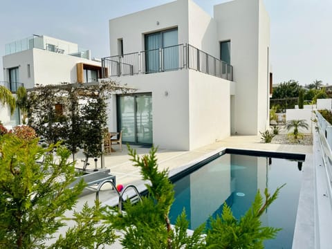 Balcony/Terrace, Swimming pool