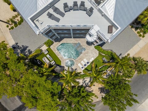 Property building, Patio, BBQ facilities, Garden, Hot Tub, Minigolf, Balcony/Terrace, Seating area, Garden view, Swimming pool, sunbed