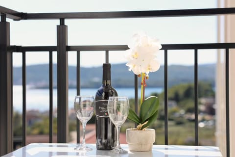 Day, Natural landscape, View (from property/room), Balcony/Terrace, Sea view, Alcoholic drinks