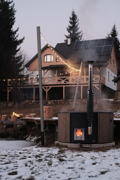 Garden, Hot Tub