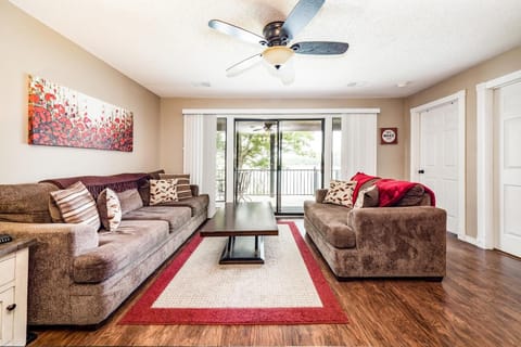 Shorefront Escape at TRL House in Kimberling City