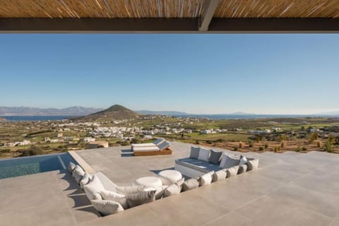 Day, Natural landscape, Balcony/Terrace, Seating area, Sea view, sunbed