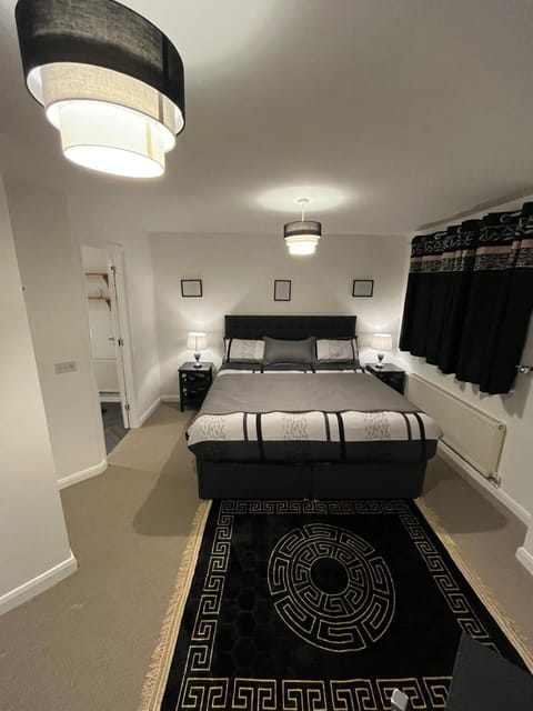 Tardis Townhouse - Spacious and Comfortable Apartment in Derby