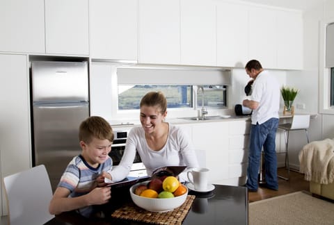 Kitchen or kitchenette, Dining area, group of guests