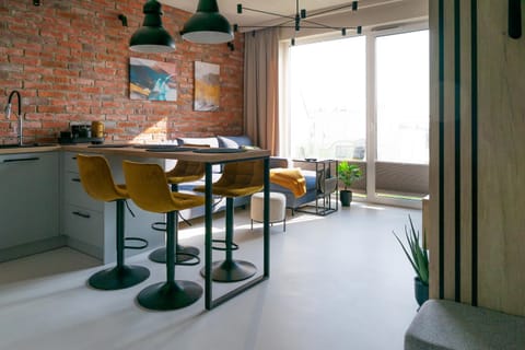 Kitchen or kitchenette, Seating area