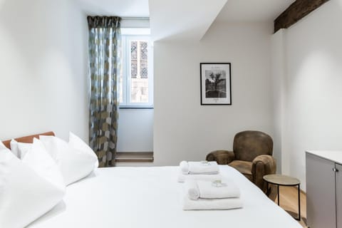 History and Design Apartment Facing the Old Port Apartment in Genoa