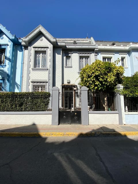 Property building, Neighbourhood