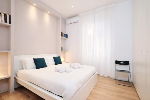 Bed, Photo of the whole room, Bedroom, towels, wardrobe, air conditioner