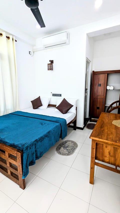 Bed, Photo of the whole room, Bedroom, air conditioner