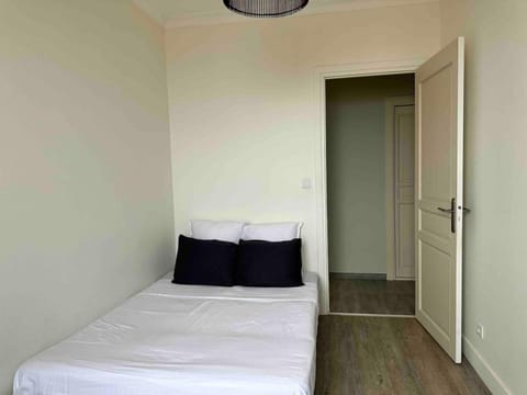 PEYRONNET - Fabulous 2 bedrooms - Sea view - Beach 2min away Apartment in Menton