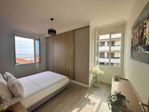 PEYRONNET - Fabulous 2 bedrooms - Sea view - Beach 2min away Apartment in Menton