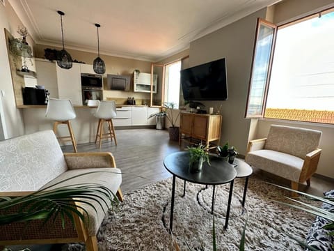 PEYRONNET - Fabulous 2 bedrooms - Sea view - Beach 2min away Apartment in Menton