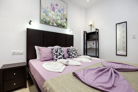 Ella Deluxe Apartment in Limenaria