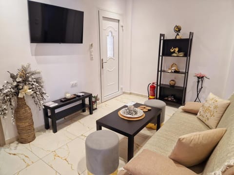 Ella Deluxe Apartment in Limenaria
