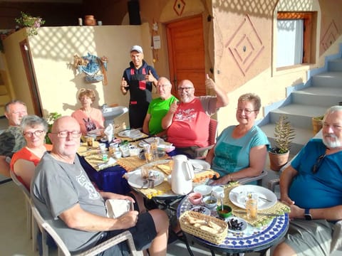 People, Food and drinks, Food, Guests, group of guests, Family