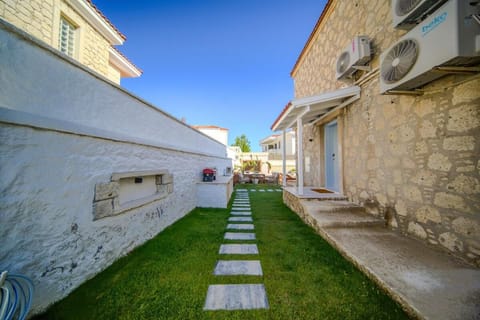Alaçatı'da Saunalı Jakuzili Villa Villa in Alaçatı
