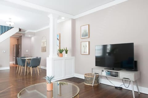 Adorable Broad Ripple Duplex House in Meridian-Kessler