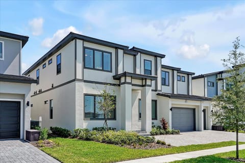 Gorgeous Paradiso Mansion Pool-Game-Room-Theater-3 House in Orlando