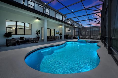 Gorgeous Paradiso Mansion Pool-Game-Room-Theater-3 House in Orlando