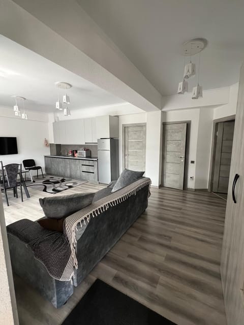 Kitchen or kitchenette, Seating area, Dining area
