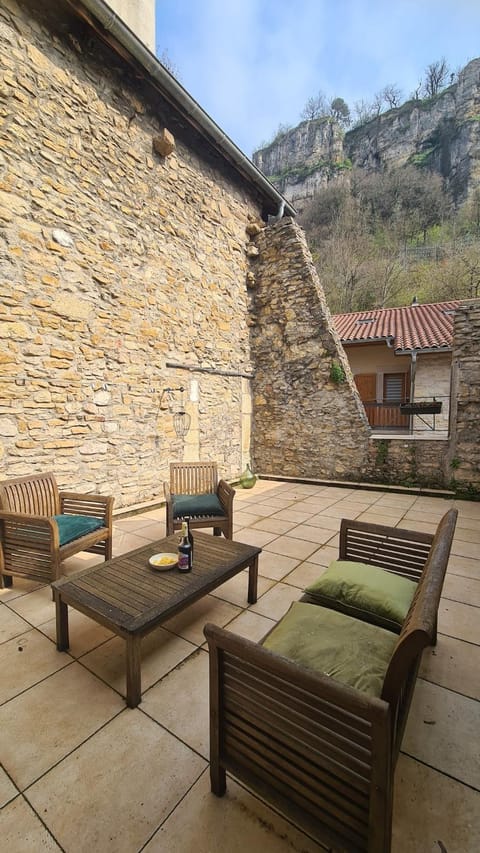 Patio, Day, Natural landscape, Mountain view, sunbed